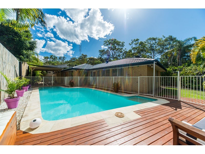 6 Dromana Crescent, Helensvale QLD 4212