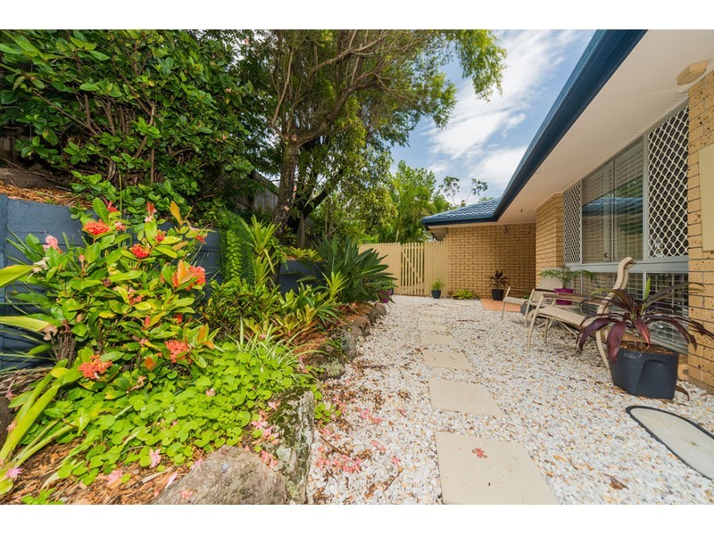 6 Dromana Crescent, Helensvale QLD 4212