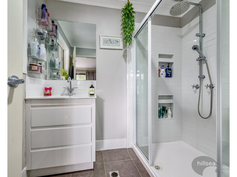 39 Trade Winds Drive, Helensvale QLD 4212