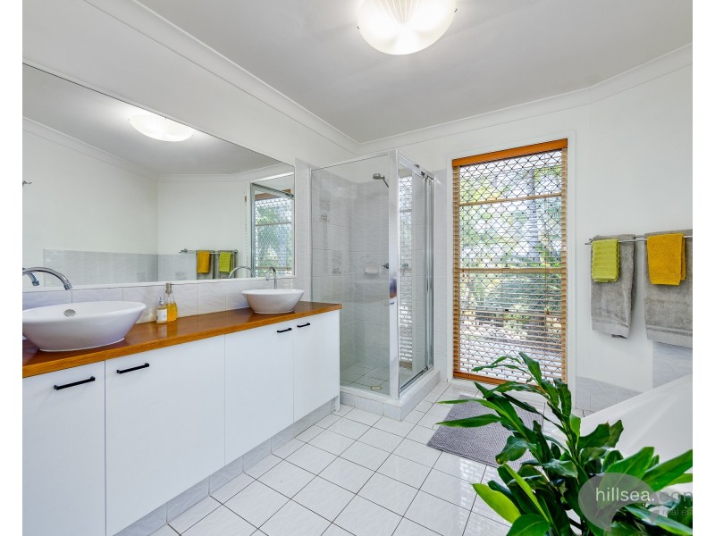 19 Mullewa Crescent, Helensvale QLD 4212