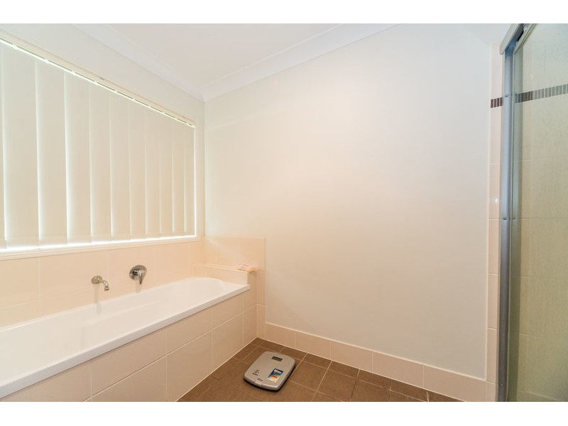 6 Starush Court, Upper Coomera QLD 4209