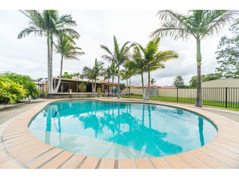 204 Mildura Drive, Helensvale QLD 4212