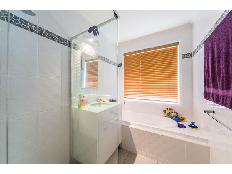 204 Mildura Drive, Helensvale QLD 4212