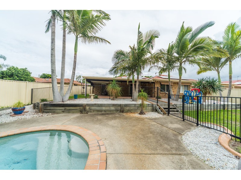 204 Mildura Drive, Helensvale QLD 4212
