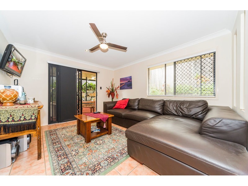 4 Murchison Street, Pacific Pines QLD 4211