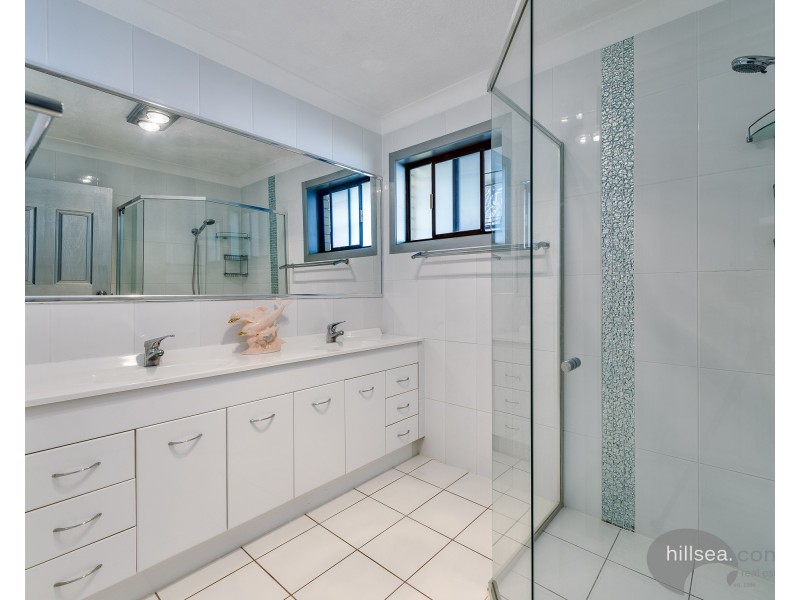 42 Discovery Drive, Helensvale QLD 4212