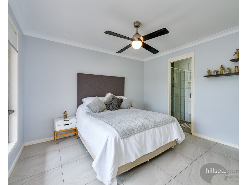 32 Minden Crescent, Helensvale QLD 4212