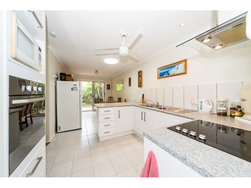 2/5 Metro Crescent, Oxenford QLD 4210