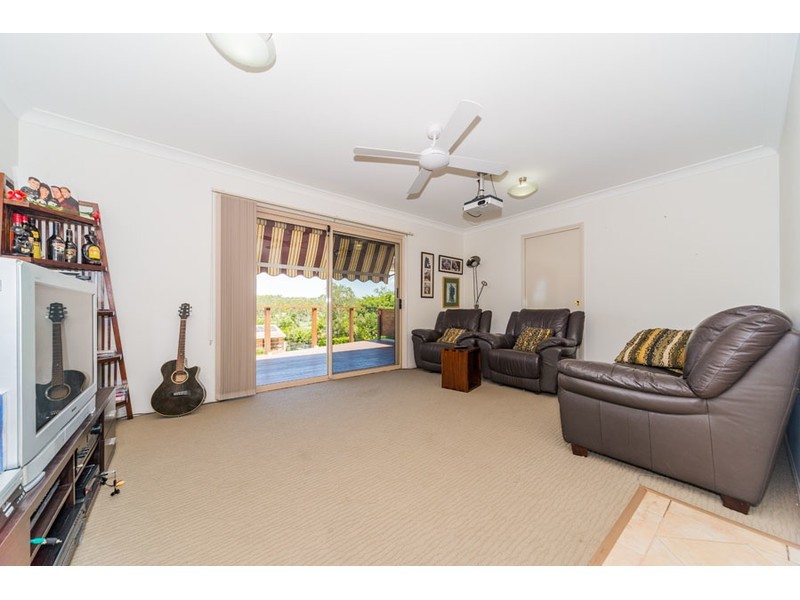 27 Lismore Drive, Helensvale QLD 4212