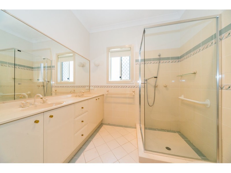 20 Dalloway Court, Arundel QLD 4214