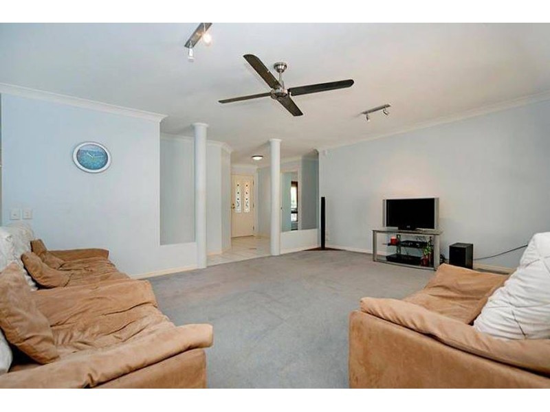 3 Equador Court, Pacific Pines QLD 4211