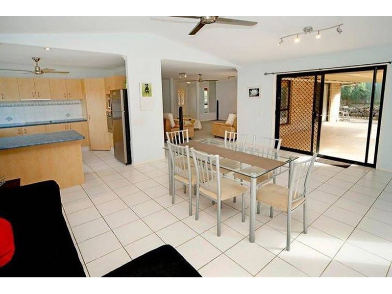 3 Equador Court, Pacific Pines QLD 4211