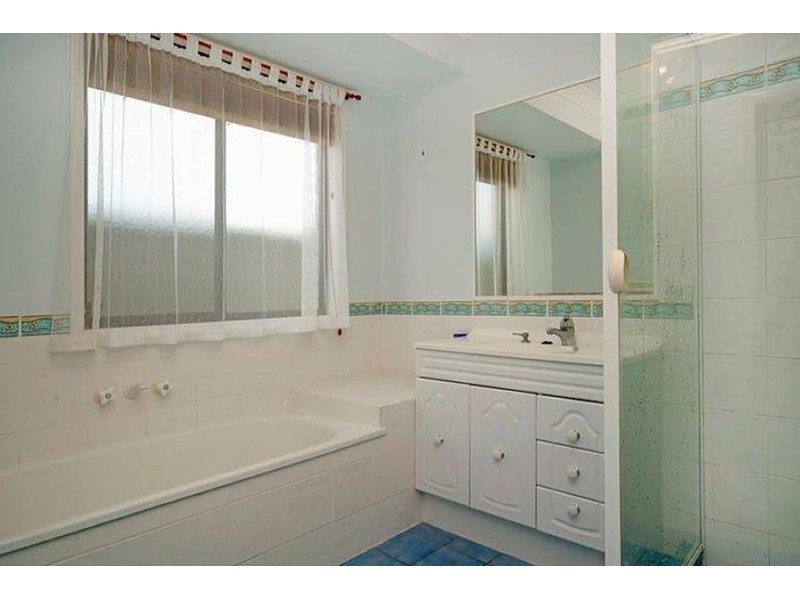 3 Equador Court, Pacific Pines QLD 4211