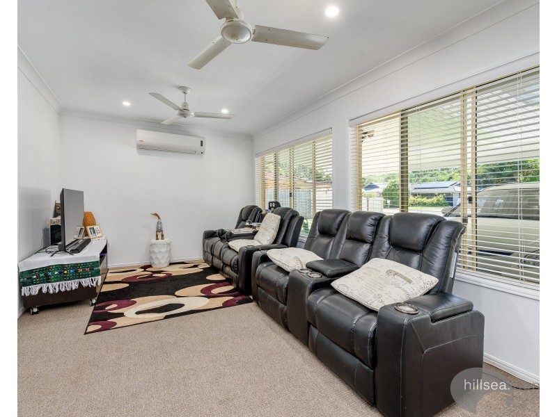 20 Pinemount Crescent, Oxenford QLD 4210