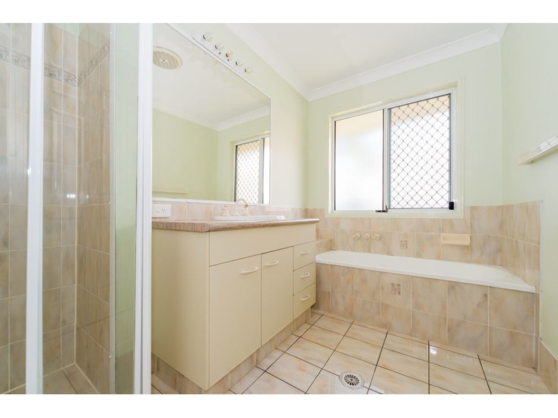 8 Elanda Place, Helensvale QLD 4212