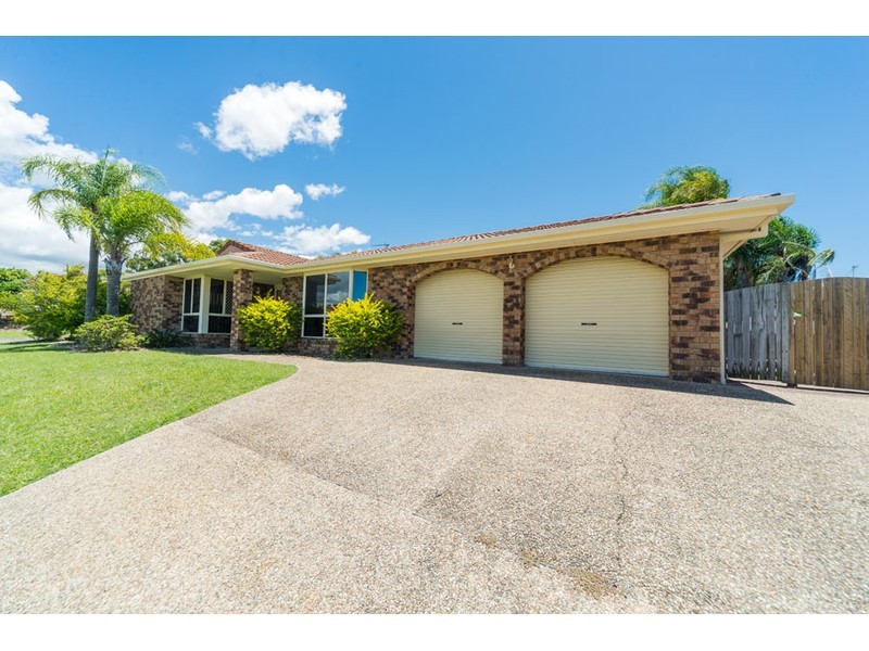 1 Maldon Court, Helensvale QLD 4212