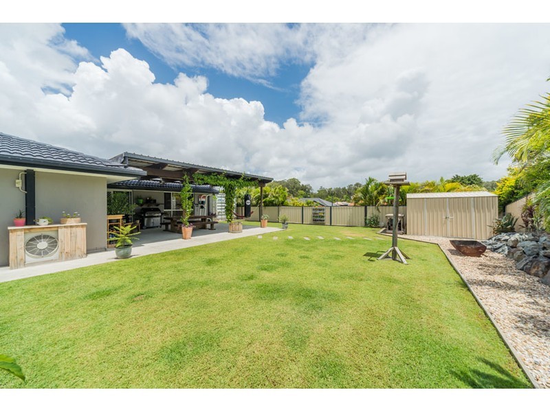 2 Corringle Close, Helensvale QLD 4212