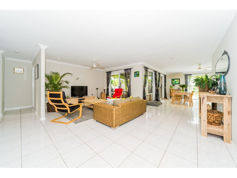2 Corringle Close, Helensvale QLD 4212