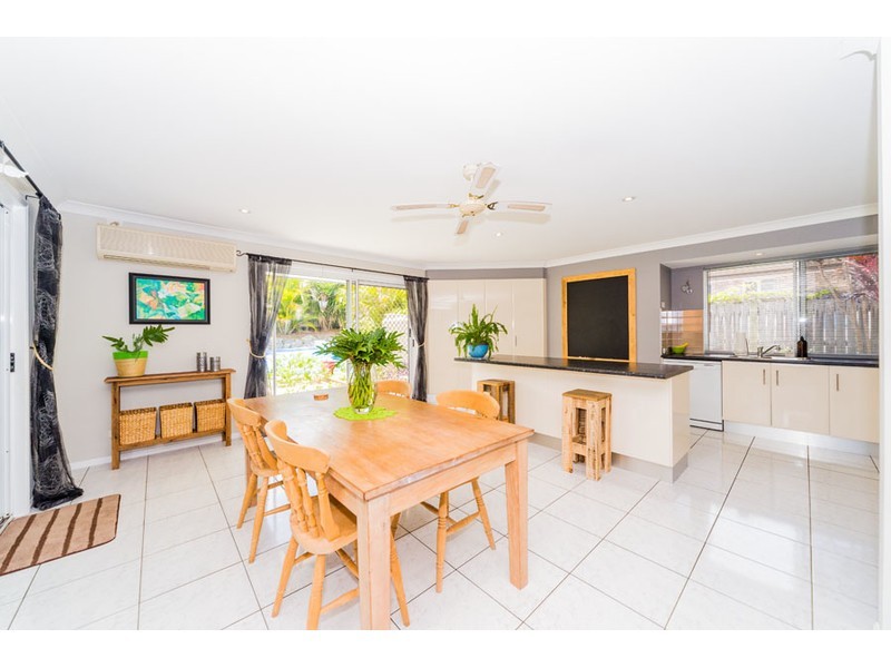 2 Corringle Close, Helensvale QLD 4212