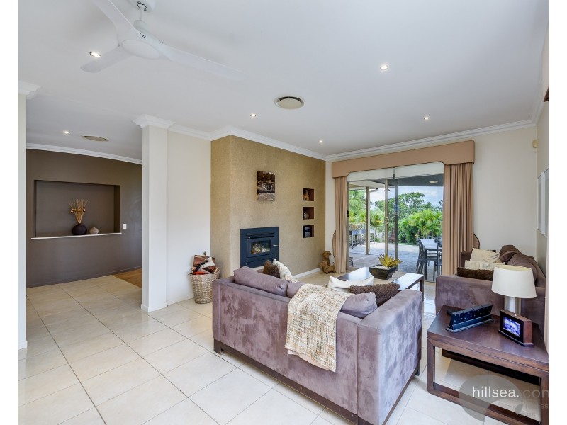 62 Midway Terrace, Pacific Pines QLD 4211