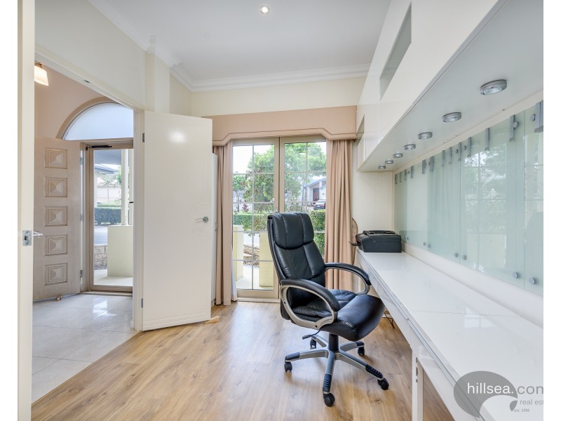 62 Midway Terrace, Pacific Pines QLD 4211