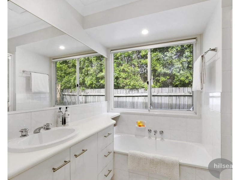 11 Glendale Place, Helensvale QLD 4212