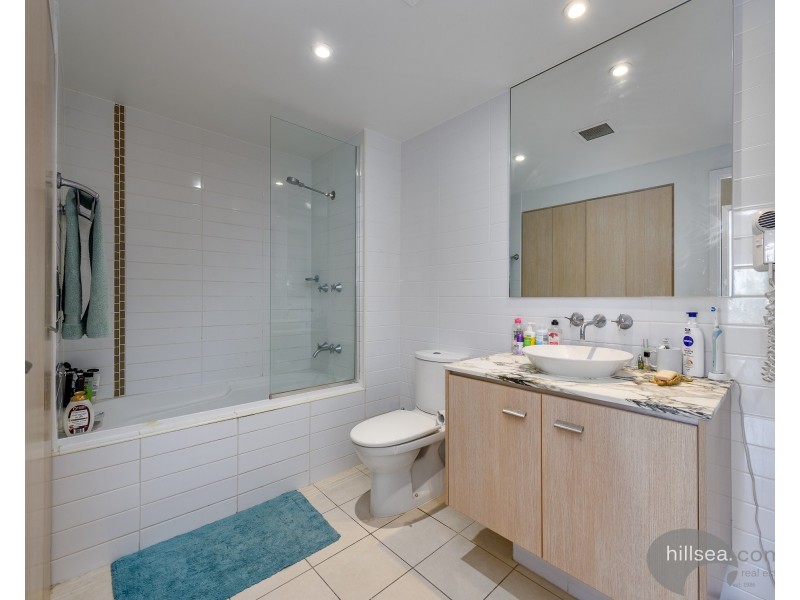 128/1-7 Moores Crescent, Varsity Lakes QLD 4227