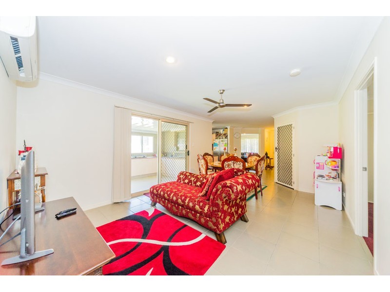 15 Shawnee Crescent, Pimpama QLD 4209