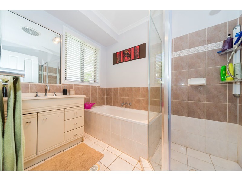 48 Cootharaba Drive, Helensvale QLD 4212