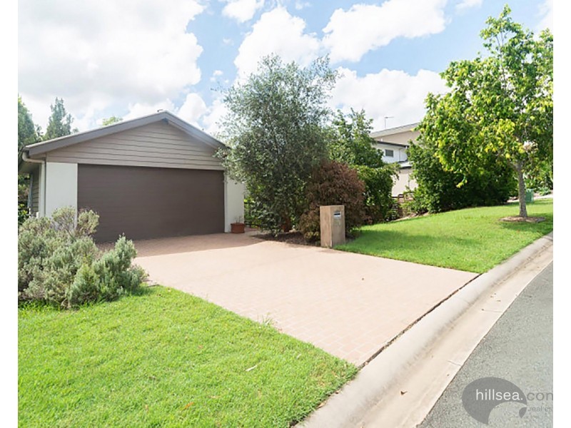 10 Silver Dawn  Crescent, Oxenford QLD 4210