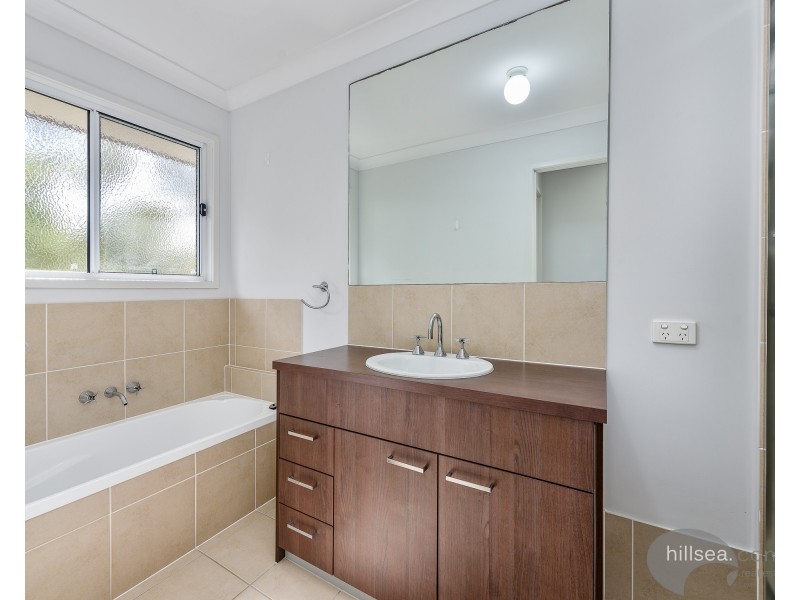 10 Silver Dawn  Crescent, Oxenford QLD 4210