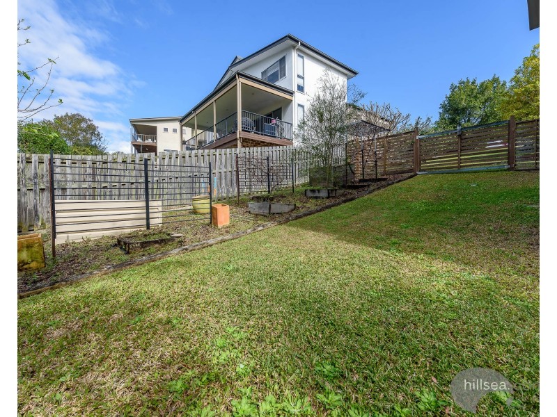 10 Silver Dawn  Crescent, Oxenford QLD 4210