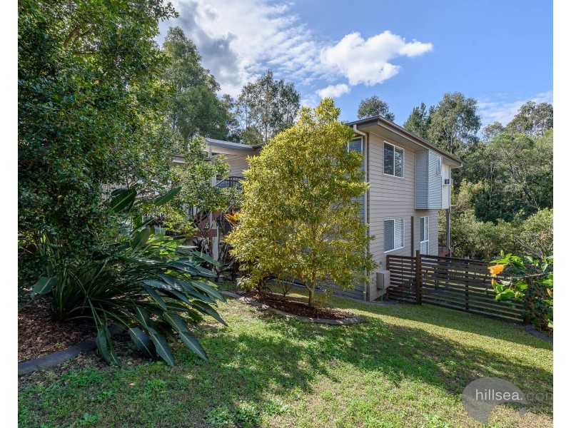 10 Silver Dawn  Crescent, Oxenford QLD 4210