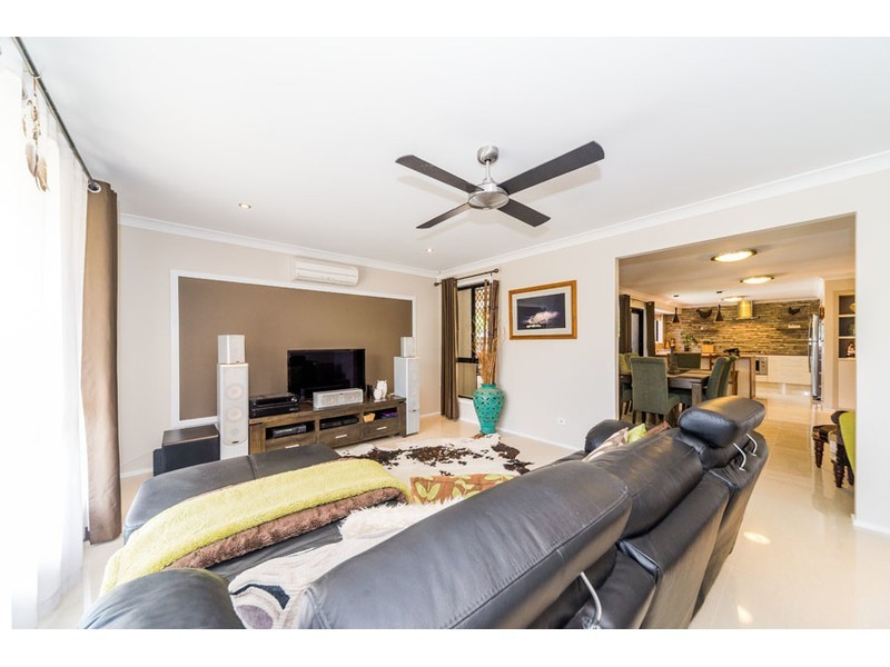 58 Parkes Drive, Helensvale QLD 4212