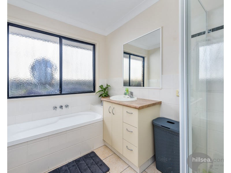 11 Hatutu Street, Pacific Pines QLD 4211