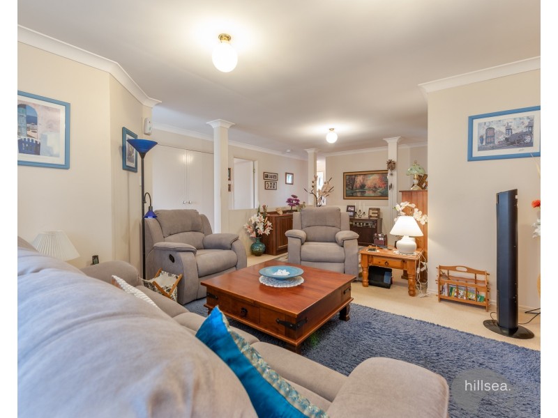 4 Mitaro Rise, Pacific Pines QLD 4211