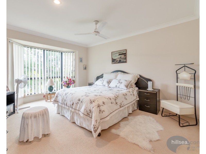 4 Mitaro Rise, Pacific Pines QLD 4211