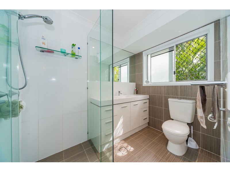 21 Edgeworth Place, Helensvale QLD 4212