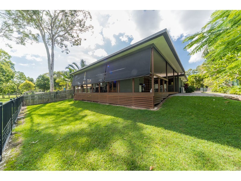 21 Edgeworth Place, Helensvale QLD 4212
