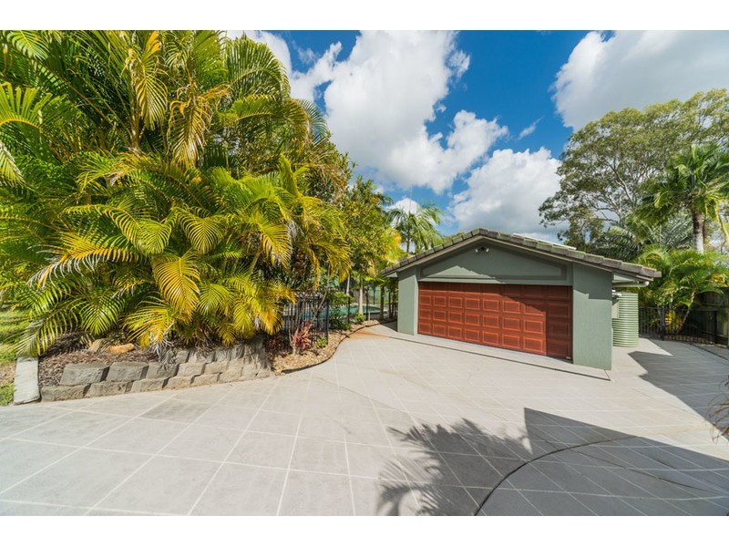 21 Edgeworth Place, Helensvale QLD 4212