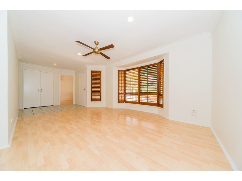 7 Renmark Court, Helensvale QLD 4212