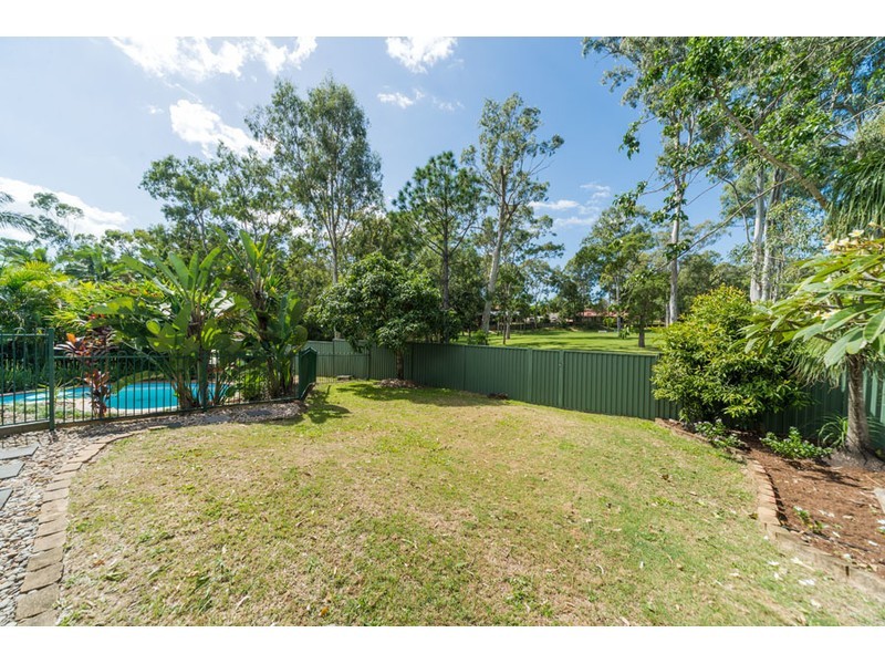 7 Renmark Court, Helensvale QLD 4212