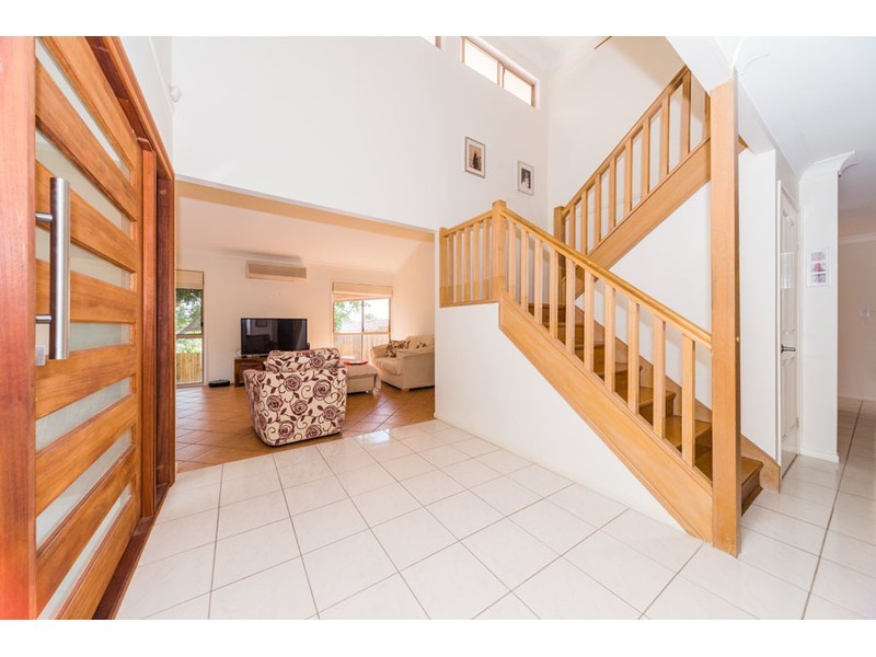 9 Lismore Drive, Helensvale QLD 4212