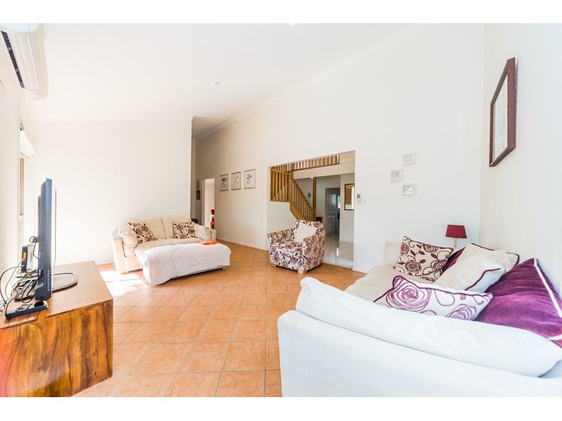 9 Lismore Drive, Helensvale QLD 4212