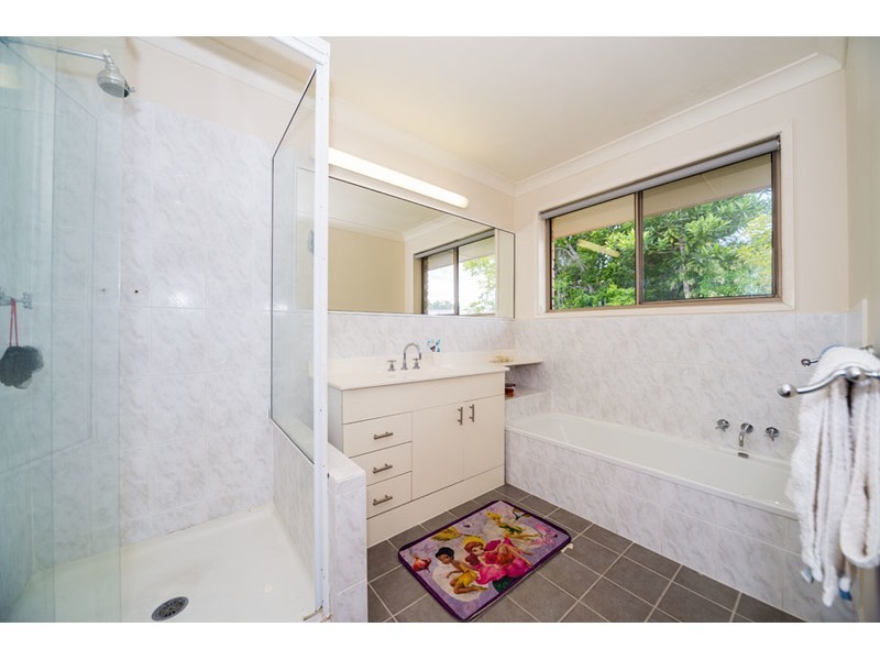 9 Lismore Drive, Helensvale QLD 4212