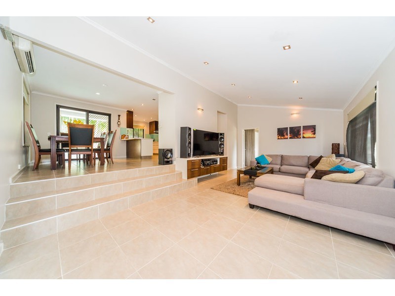 216 Discovery Drive, Helensvale QLD 4212