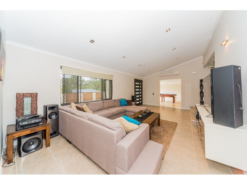 216 Discovery Drive, Helensvale QLD 4212