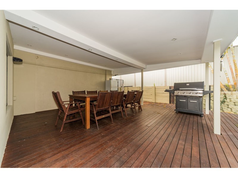 216 Discovery Drive, Helensvale QLD 4212