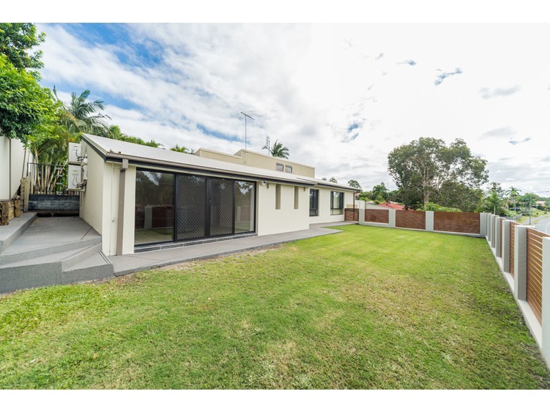 216 Discovery Drive, Helensvale QLD 4212