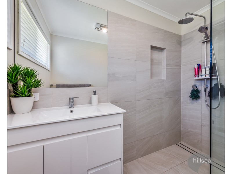 2/23 Chaplin Crescent, Oxenford QLD 4210